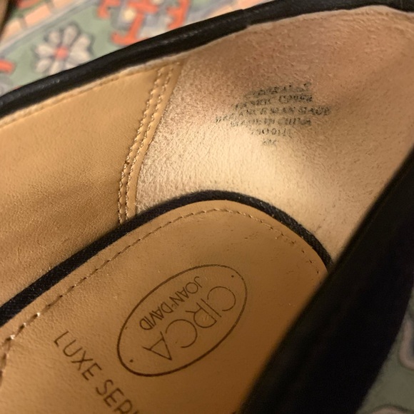 Circa Joan David Navy Blue Heels - Picture 7 of 8